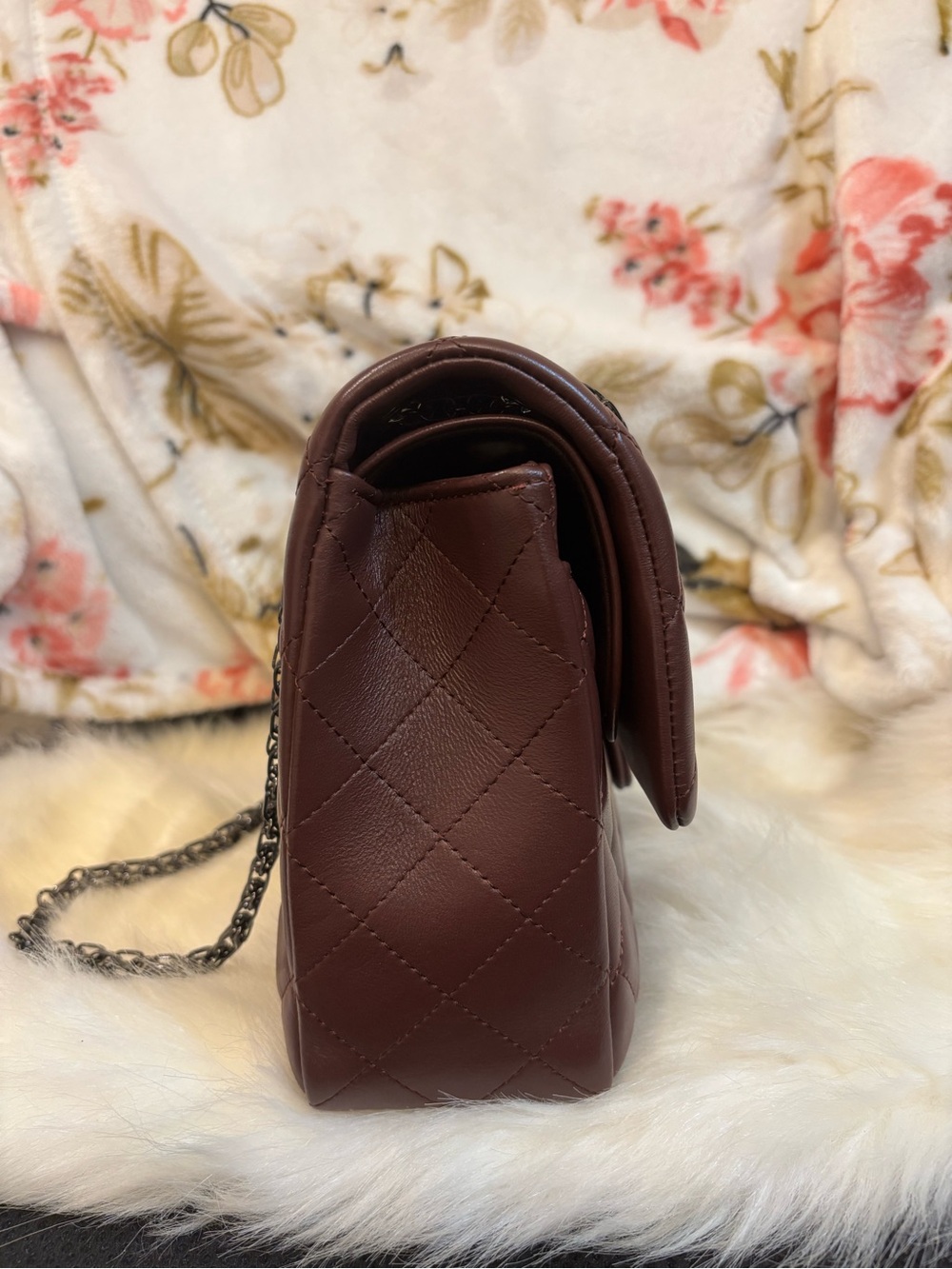 Burgundy Quilted Lambskin Shoulder Bag with Black Gunmetal Hardware - Picture 3 of 7